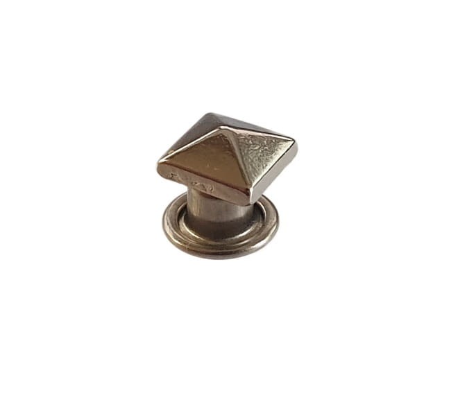 Nit ćwiek piramidka 6x6x3mm 10szt